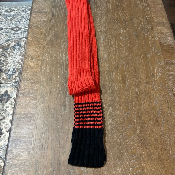 Gucci Lana Wool Scarf black and orange 112”X4” unstretched - Picture 3 of 5